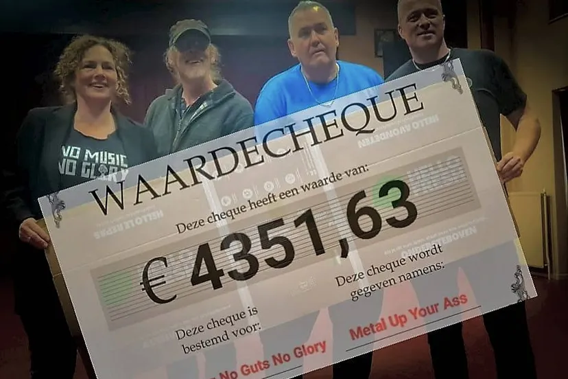 1 Foto cheque overhandiging