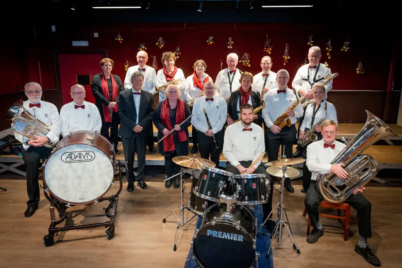 Harmonie De Eendracht Heusden met dirigent Willem van de Laar