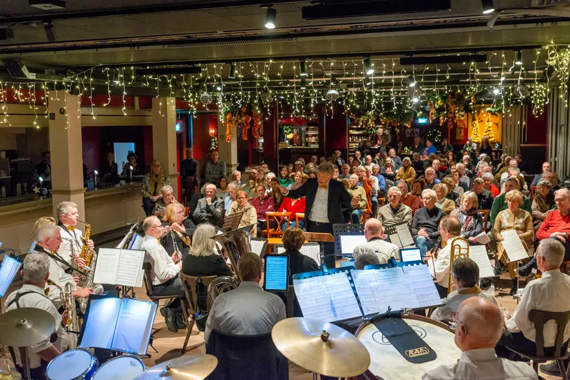 Harmonie De Eendracht Heusden o.l.v. dirgent Wilem van de Laar