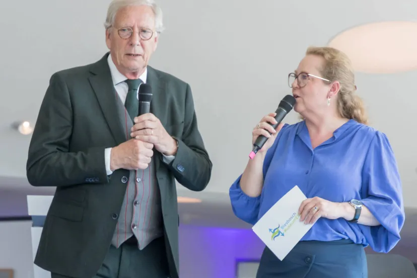 voorzitter-yves-de-boer-heropening-paviljoens-door-nancy-bijland-69e889c716016