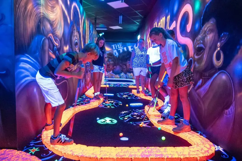 333 Glow Golf