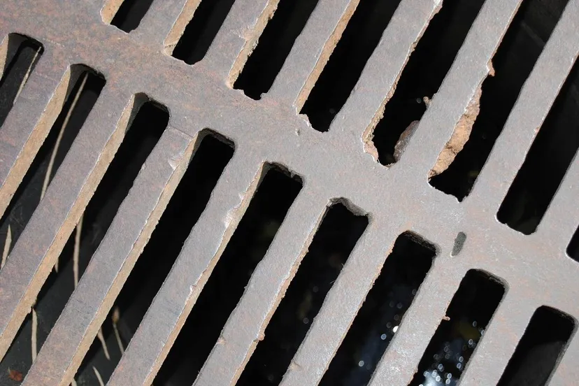publicdomainpictures-sump-cover-217259_1280