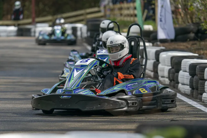 kartcentrum zwolle organiseert formule 1 summer school voor kinderen c thomas bakker 3 scaled