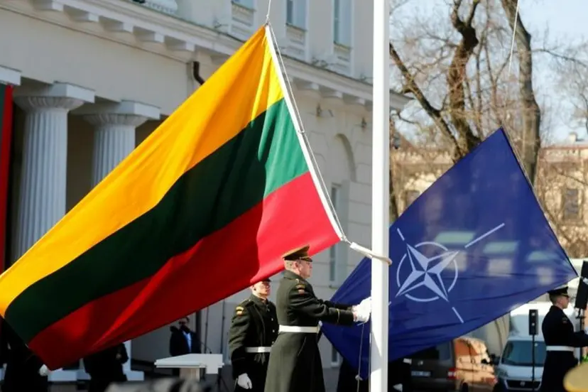 15 metu nato 80786223