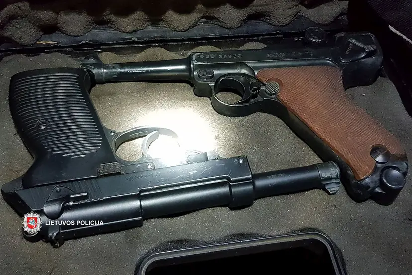 20 policija 2019 ginklai