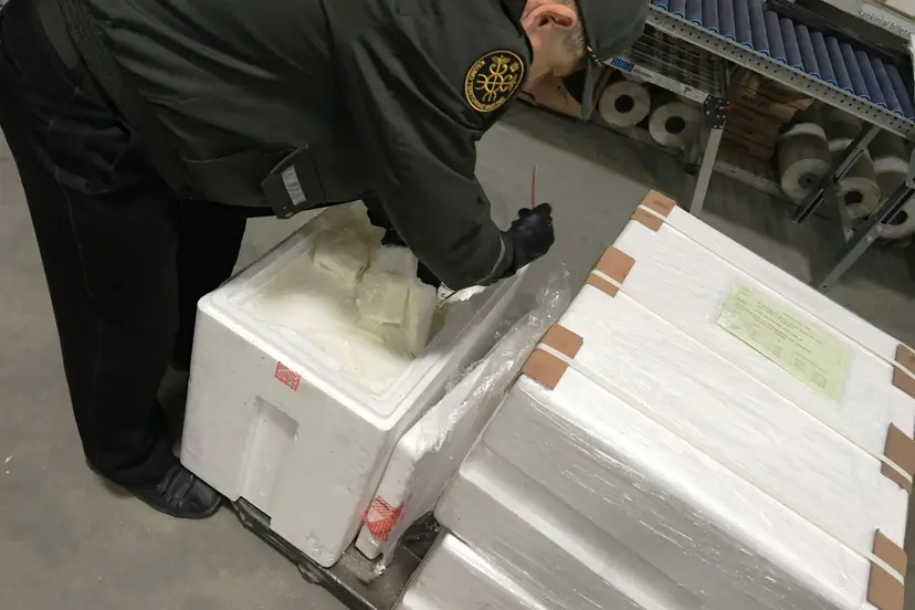 7478610