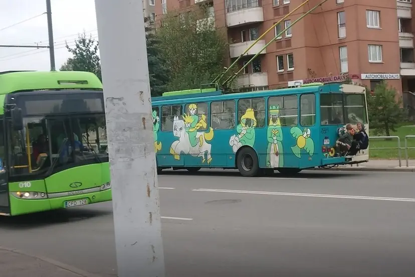 8e328d46670efd2b90e211080662868e 1