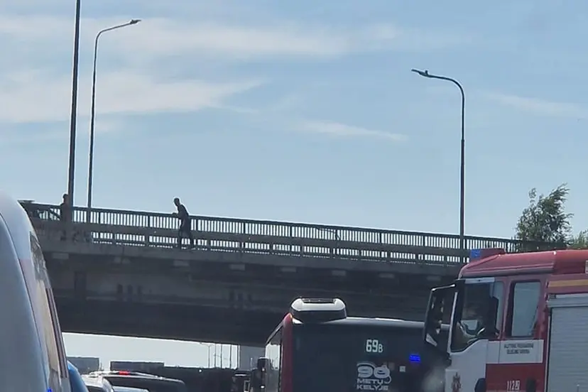 9acab225f5dd81b3b9674682660e417c