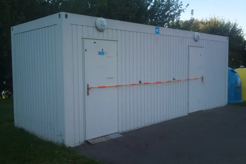 auksinis tualetas kaune