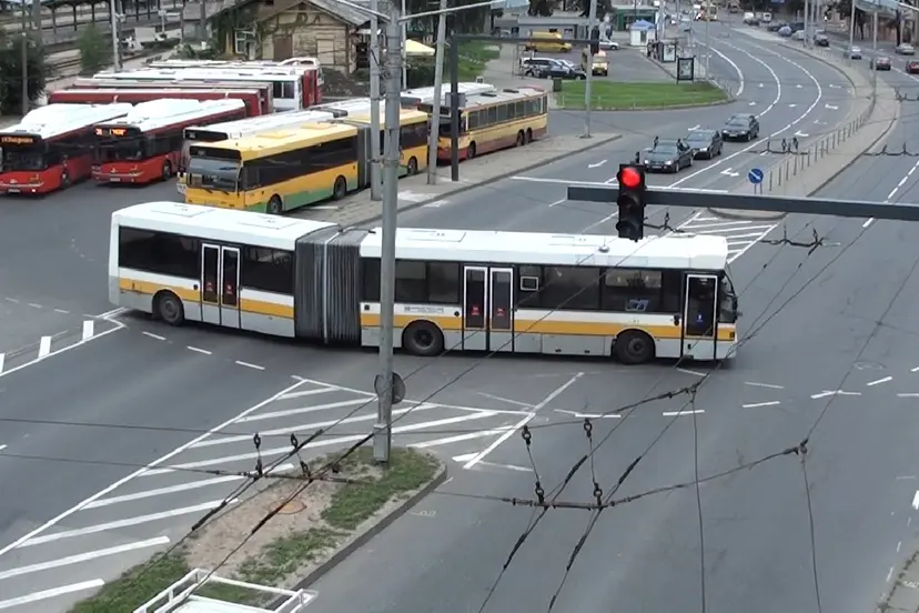 autobusams irengtas sviesoforas
