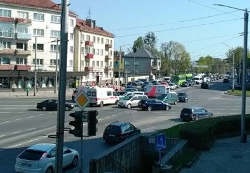 av2 1