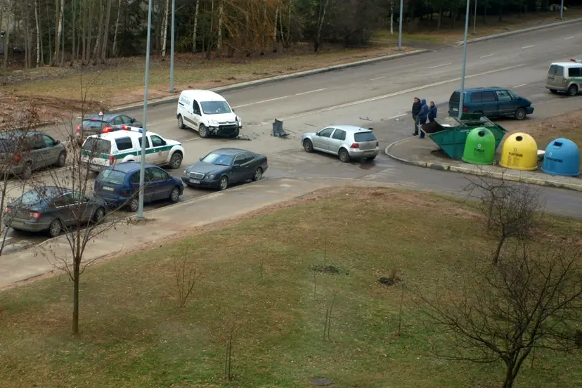 avarija baltu prospekte 01