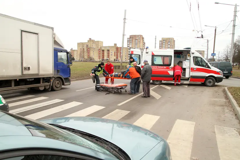 avarija taikos prospekte 04