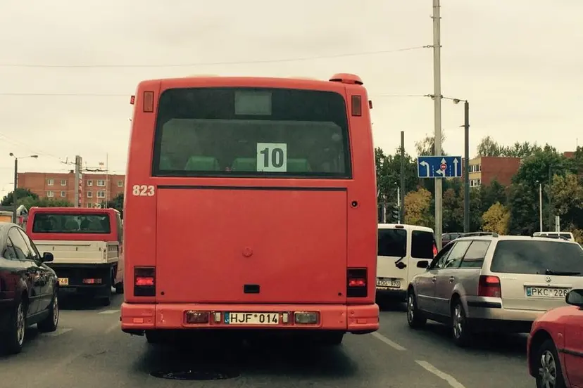busas 4