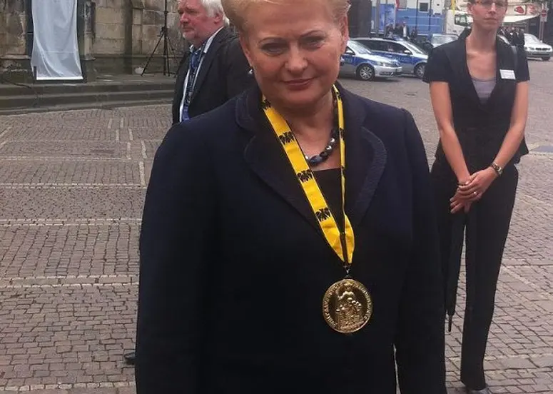 dalia grybauskaitei teiktas tarptautinis karolio didiojo apdovanojimas 02