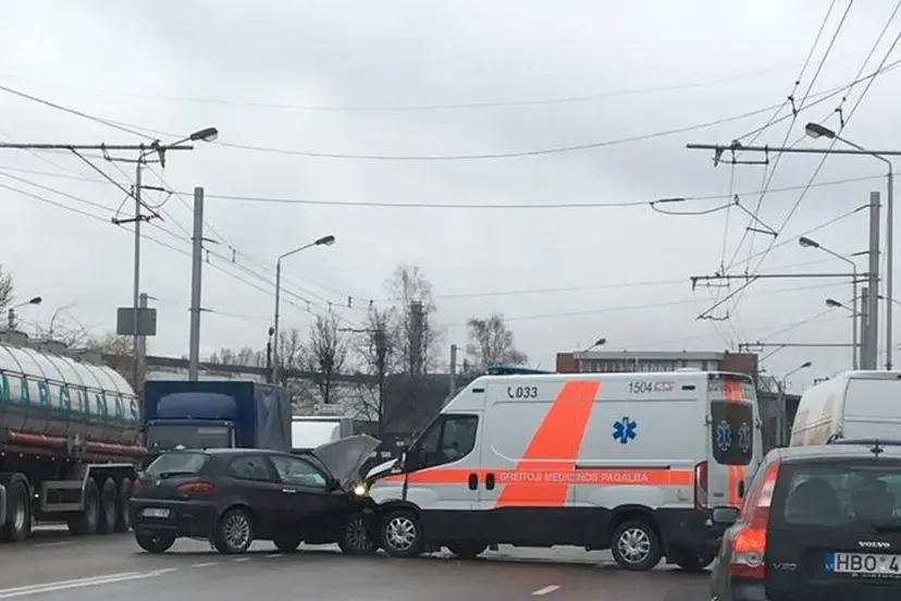 greitosios pagalbos automobilio avarija