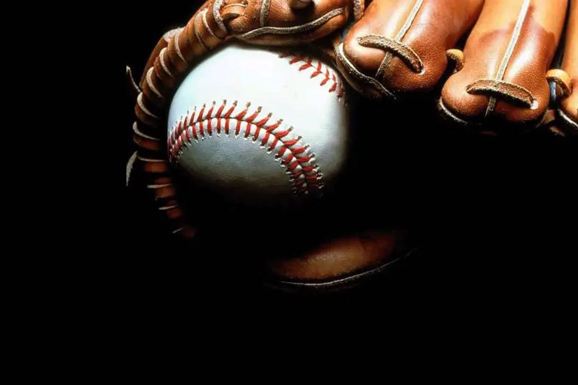 guante y pelota de bisbol