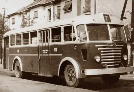 ikarus 60 vieni pirmj vengr dyzelini autobus kaune apie 1955 1960 raudonos spalvos kursavo marrutu nr1 rotu panemun