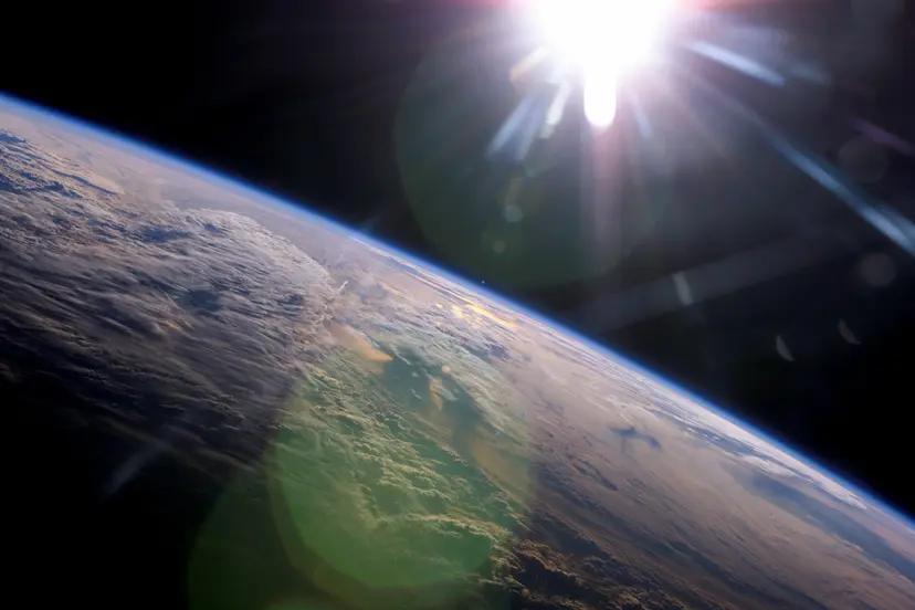 iss013e77965 orig