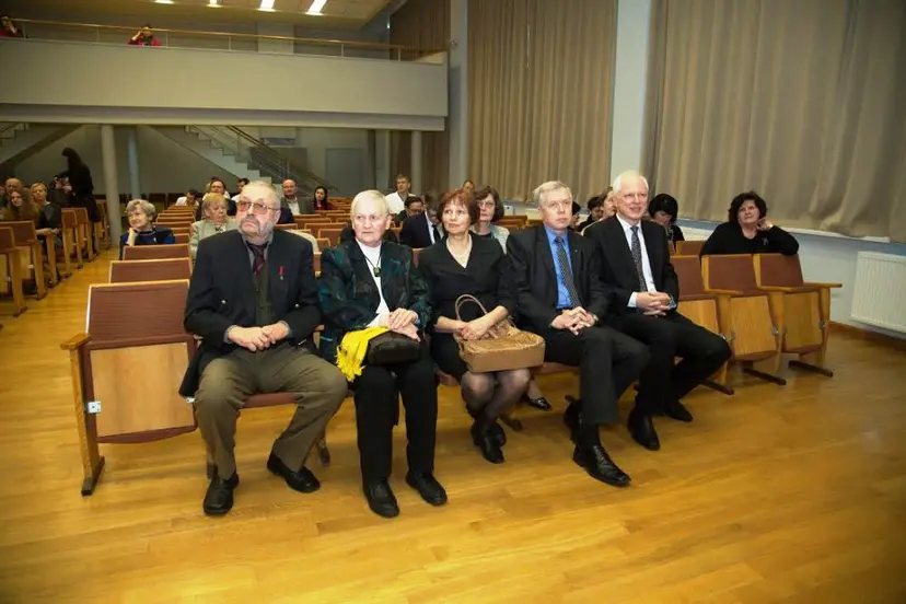 j kupinsko konferencija