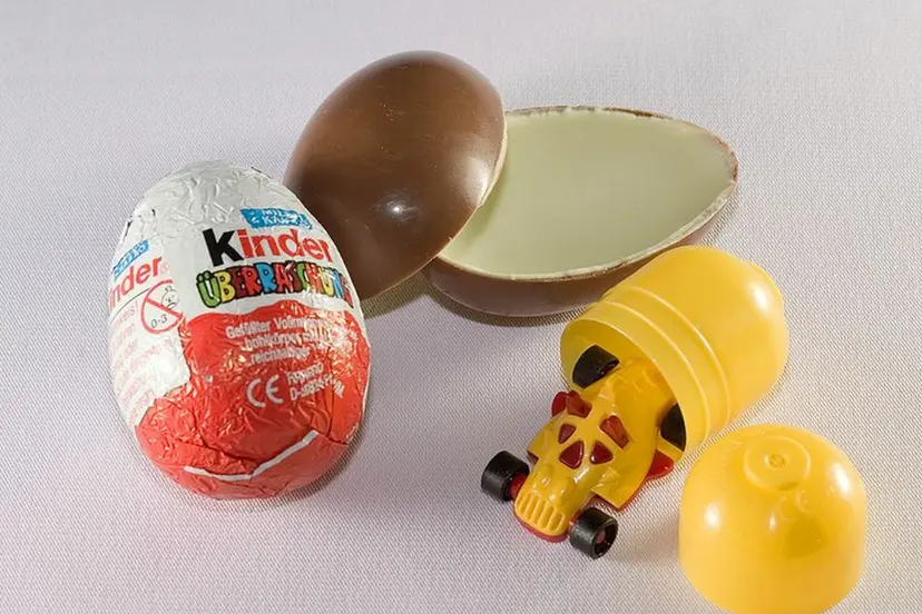 kinder surprise egg
