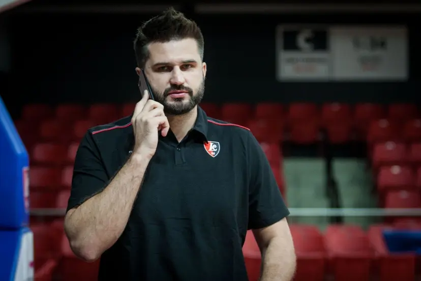 linas kleiza 75989681
