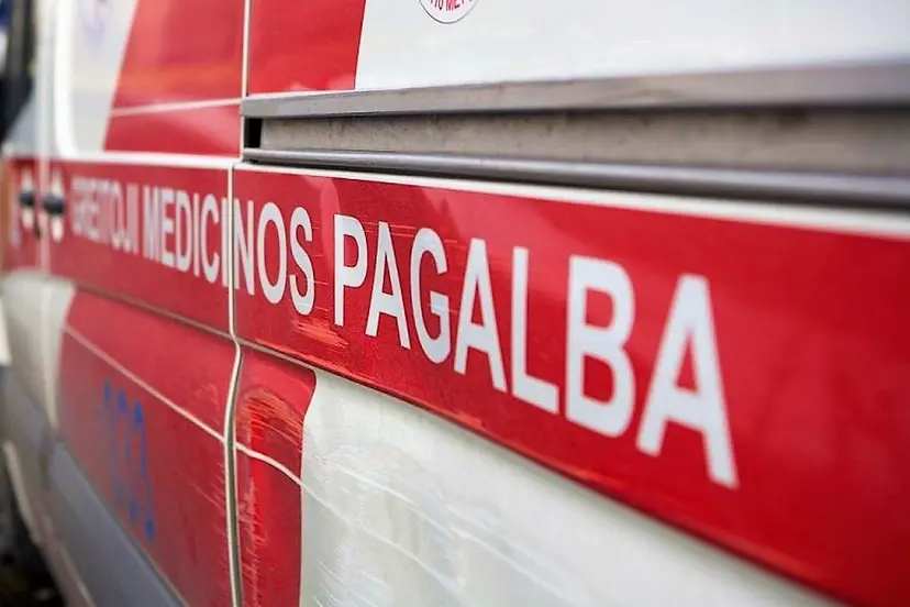 mediku automobilis pateko i avarija asociatyvi nuotr 67237982