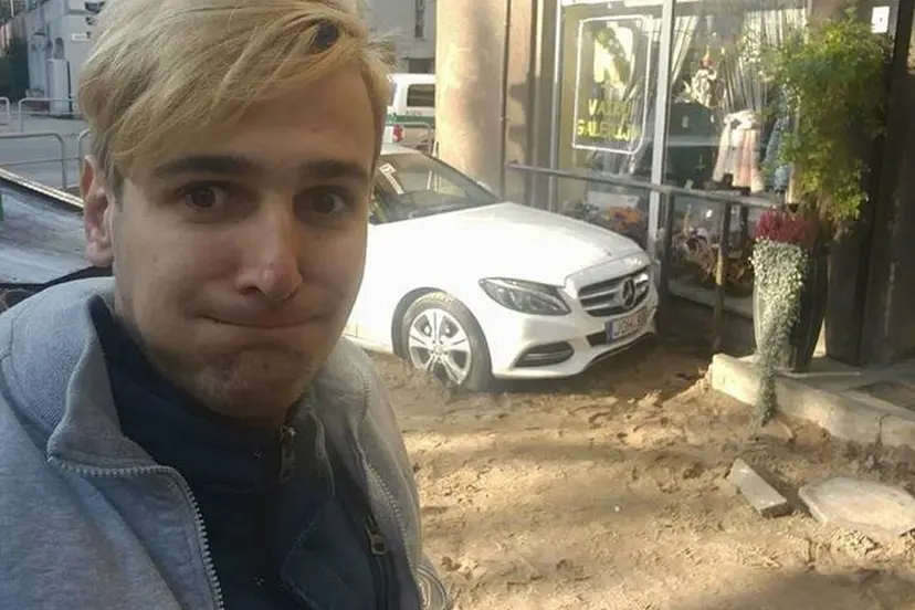mercedes benz avarija