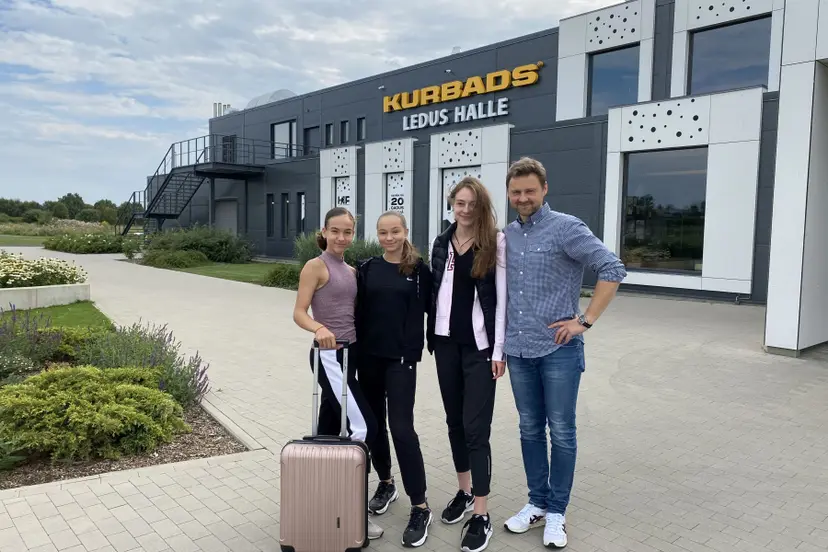 nuo kairs jogail aglinskyt darja reginevi elbieta kropa ir treneris dmitrij kozlov