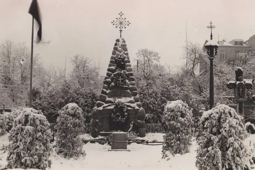 paminklas uvusiems u lietuvos laisve karo muziejaus sodelyje iema apie 1924 1925 m 001