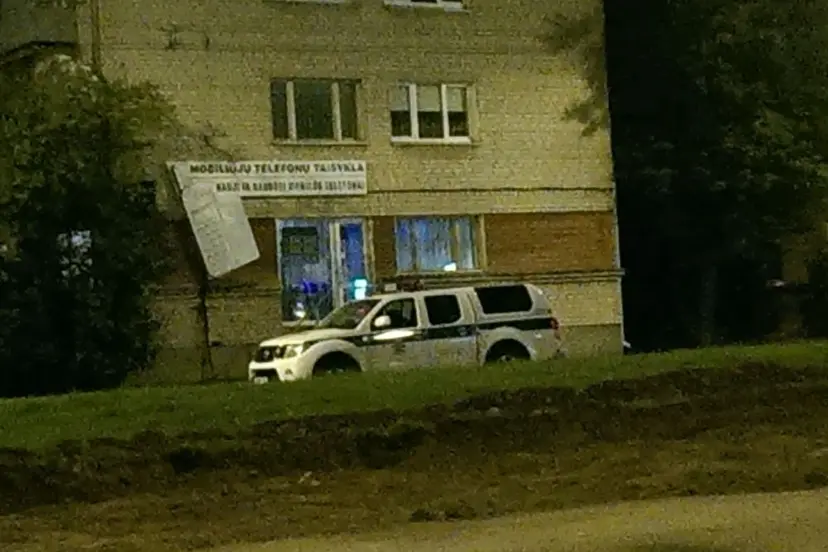 policija