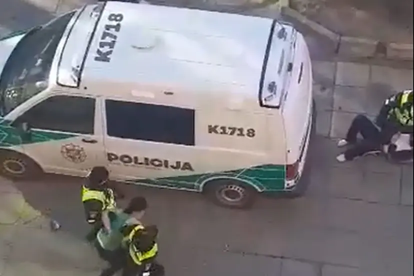 policija sulaiko itariamuosius