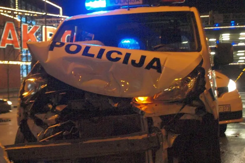 policijos avarija prie akropolio 05