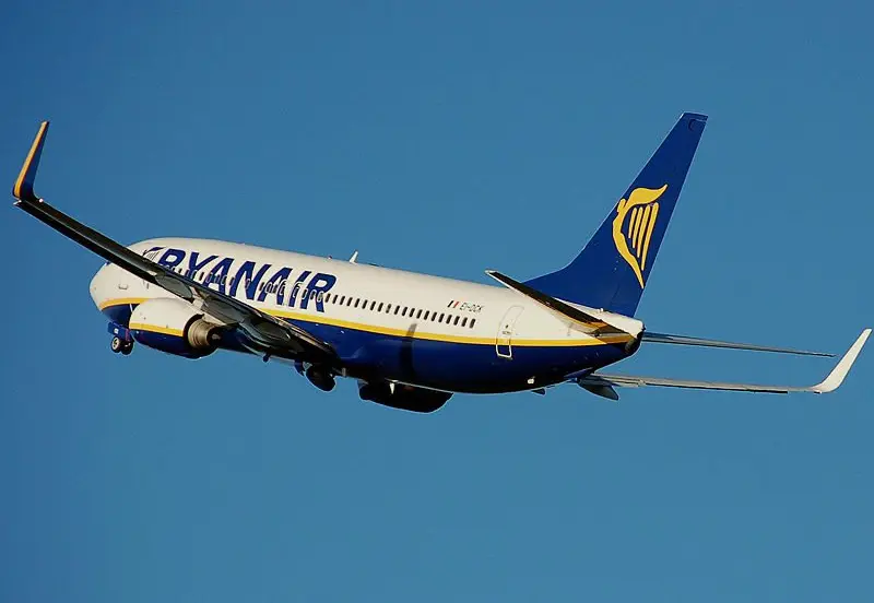 ryanair lektuvas kyla