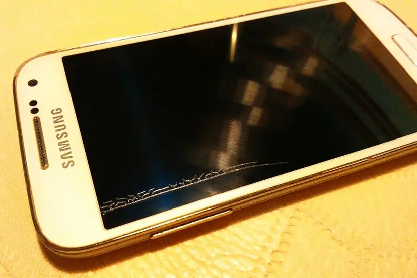 telefonas 01