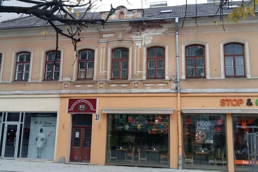 v ustausko patalpos
