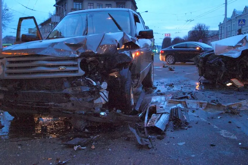 visureigio ir lengvojo automobilio avarija 03