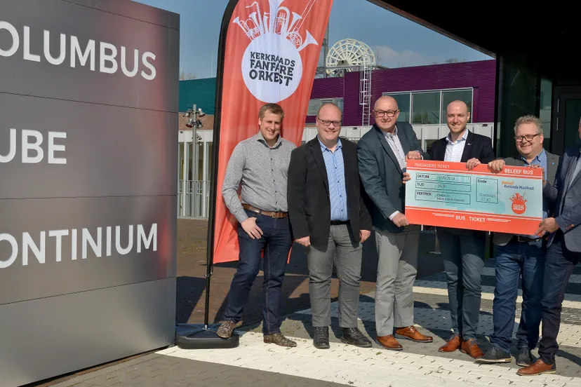 foto uitreiking eerste ticket