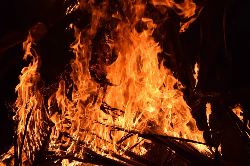 fire 2197606 1920