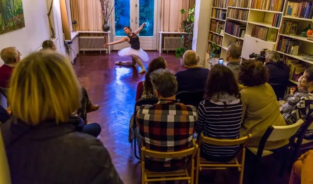 gluren bij de buren1