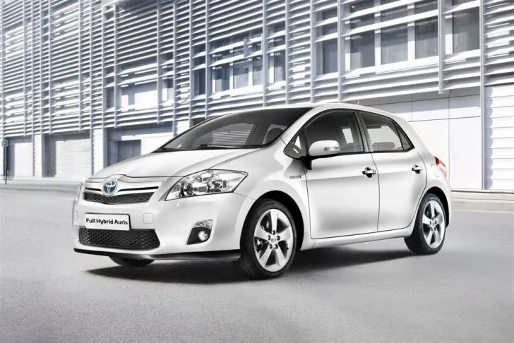 toyota auris1