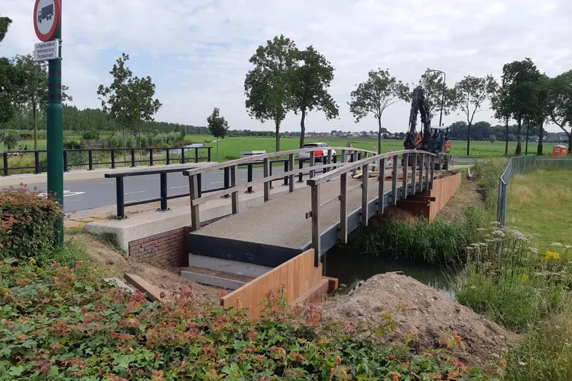 20200724 brugplaatsing kruising parkweg dorpsstraat