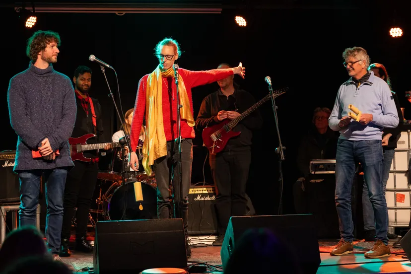 20221213 tune in 35cmhr 20 maartje kuperus