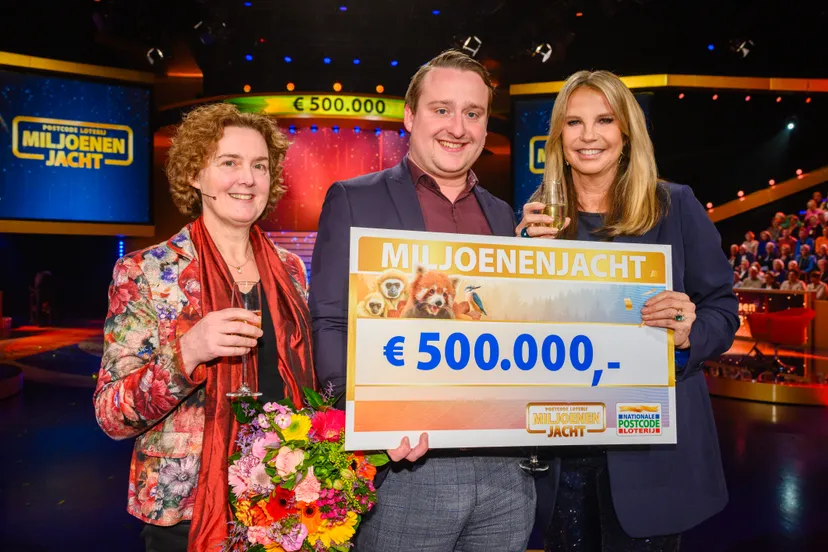bas uit maarssen wint 500000 bij postcode loterij miljoenenjacht