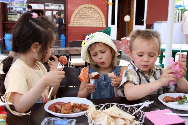 kidsinrestaurant