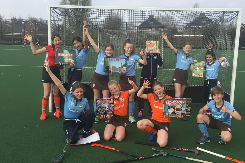 mhc fletiomare hockeyclub helpt mee inzamelen
