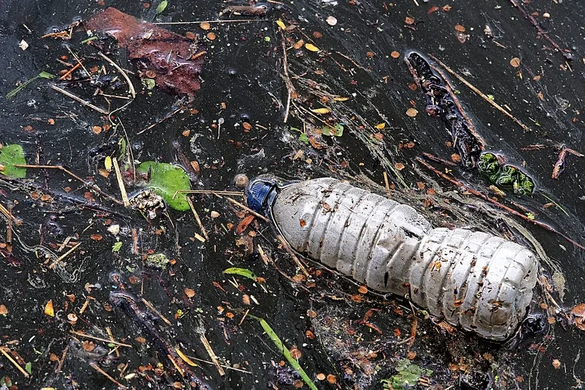 plastic fles