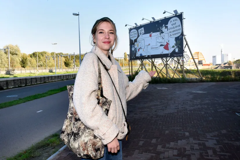 tessa bij bouwbord 1