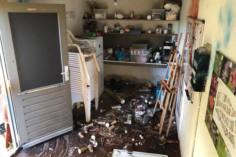 vernieling vlinderhof