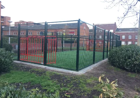 voetbalkooi op speelplek hervstraat